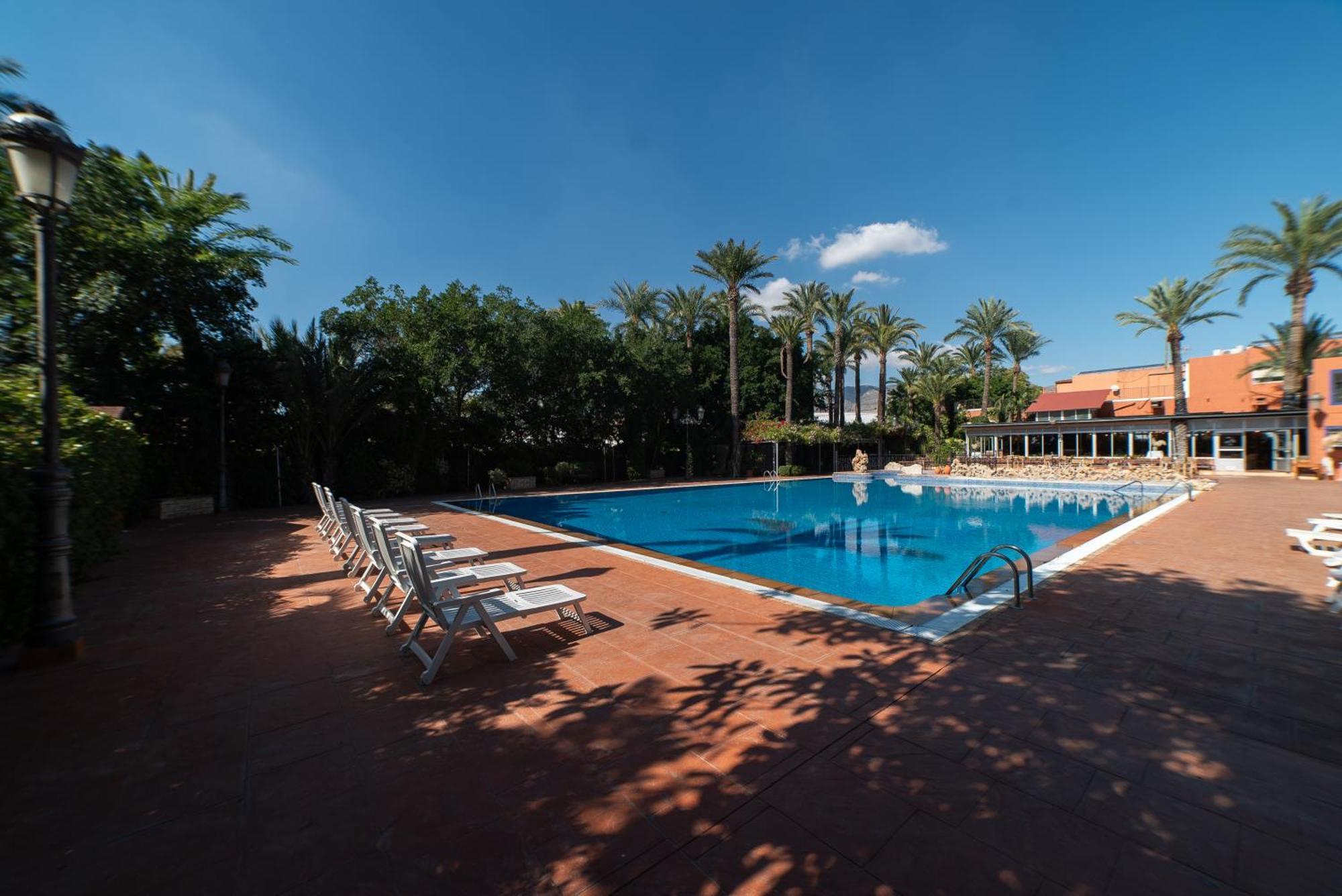 Las Palmeras Кревильенте Экстерьер фото